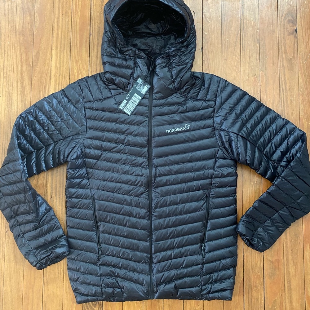 Norrona Mens Trollveggen Superlight Down800 Hooded Jacket Small Caviar Black